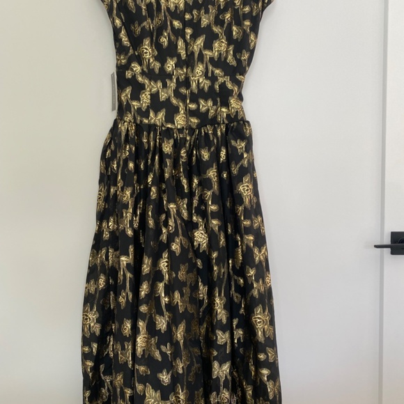 Taylor Holiday Dress - Picture 5 of 10